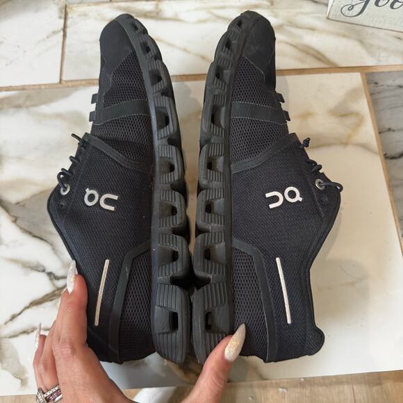 On Running Women’s Cloud 5 Sneakers Size 11 Black Knit Slip On Easy Lace - Picture 7 of 9